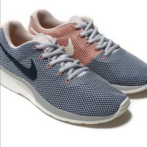 Nike Tanjun Sneakers
